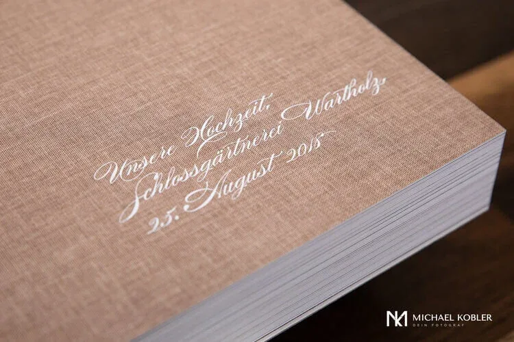 Milano Hochzeitsalbum mit Leinencover und weißem Schriftzug